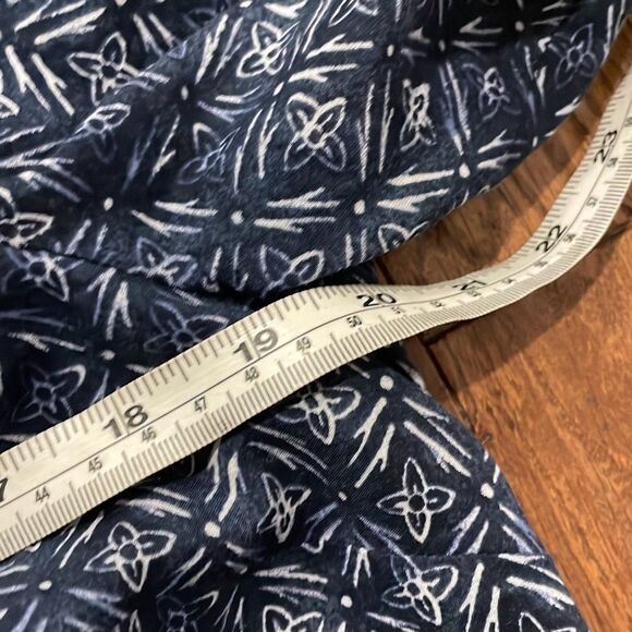 Talbots cotton blue printed smocked neck blouse medium - Picture 9 of 10